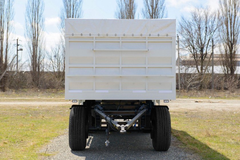 Прицеп зерновоз трехосный