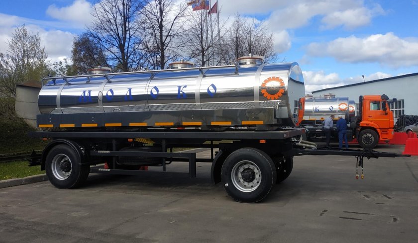 Прицеп цистерна для питьевой воды ЧМЗАП-835830