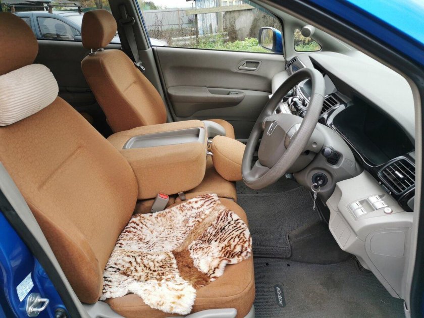 Хонда Эдикс 2004 салон