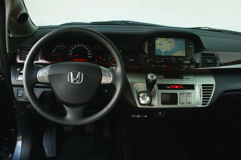 Honda fr-v салон