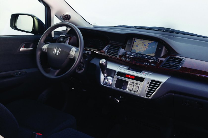 Хонда Эдикс 2005 салон