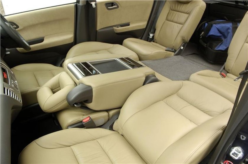 Honda fr-v салон