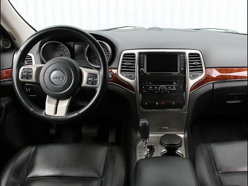Гранд Чероки 2012 салон