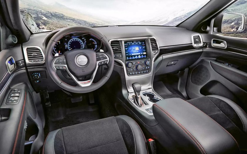 Jeep Grand Cherokee 2018 салон