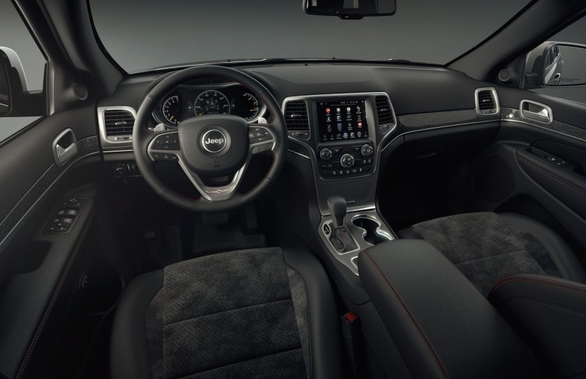 Jeep Grand Cherokee 2017 салон
