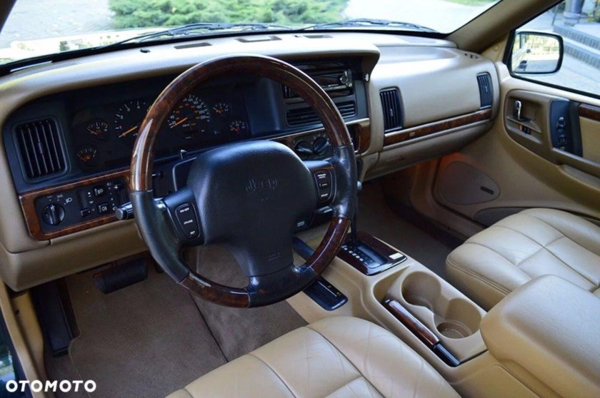 Джип Гранд Чероки 1 поколения салон