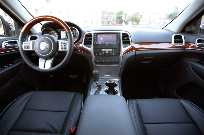 Jeep Grand Cherokee 2012 салон