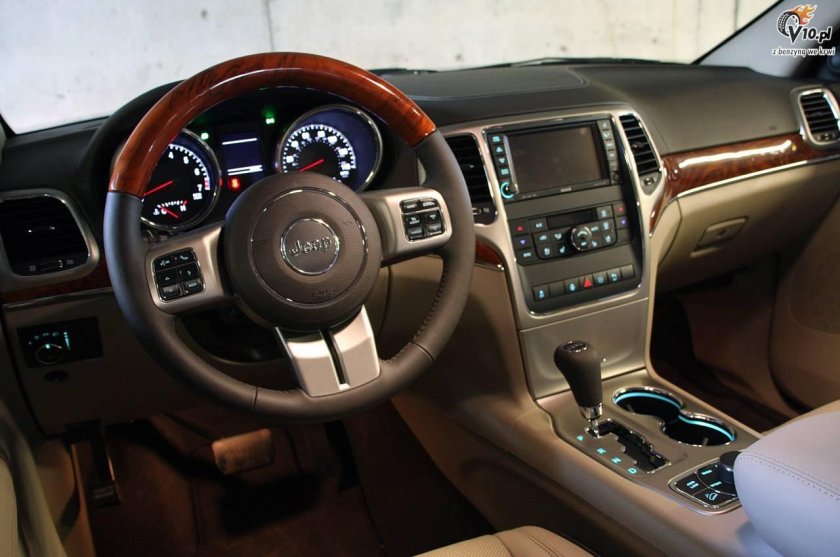 Jeep Grand Cherokee wk2 салон