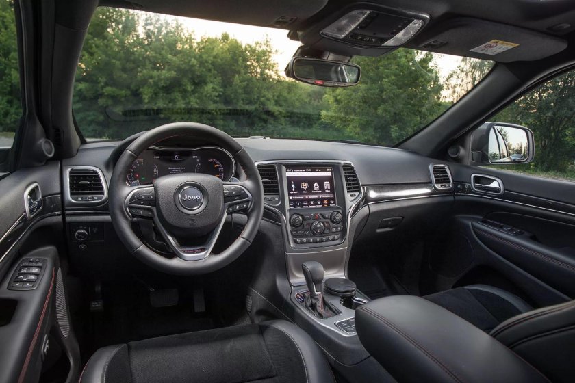 Jeep Grand Cherokee Trailhawk салон