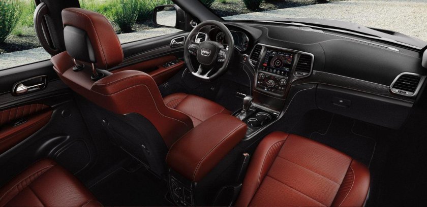 Jeep Grand Cherokee 2019 салон