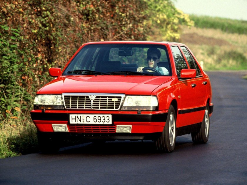 Lancia Thema 8.32