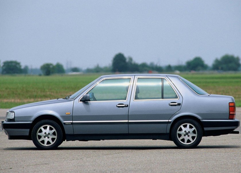 Lancia Thema 2