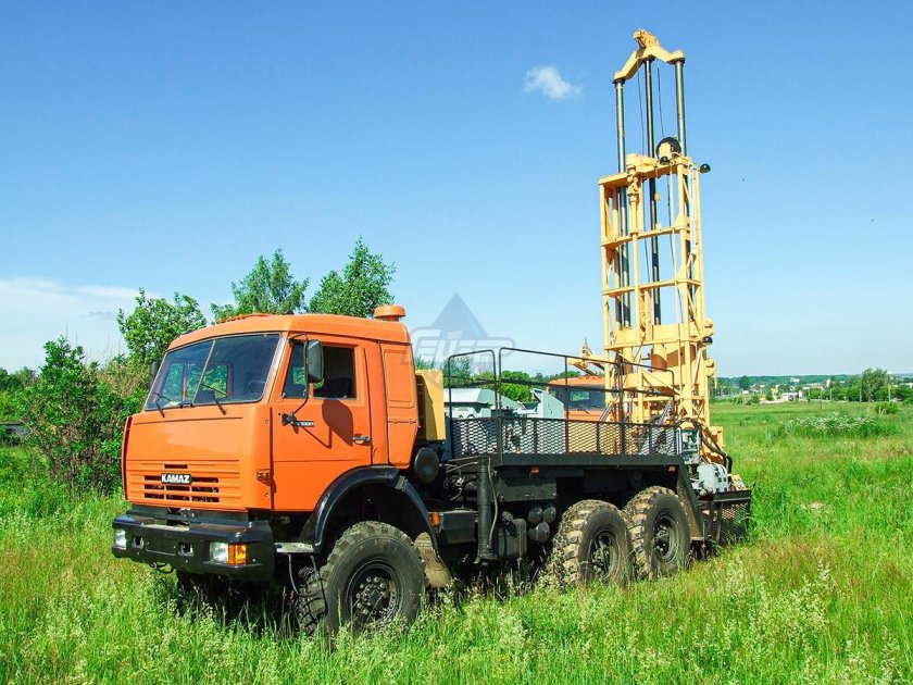 КАМАЗ 43118 буровая