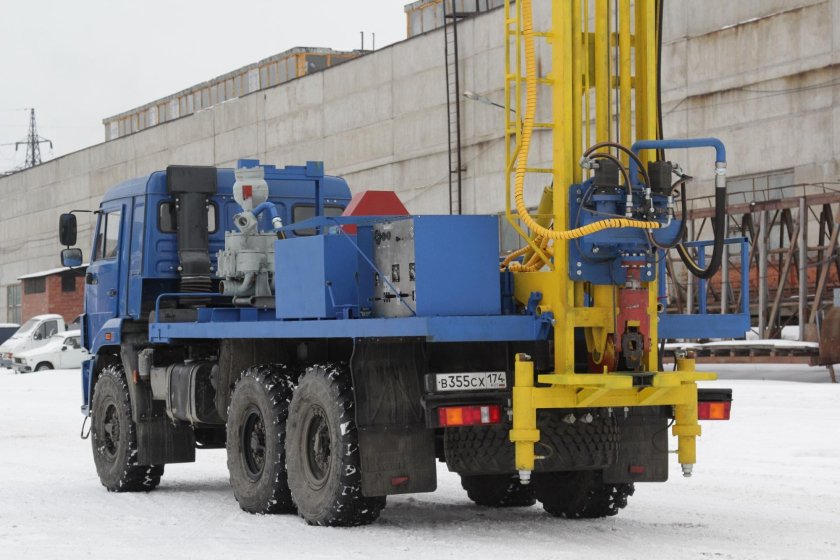 Буровая машина УРБ 2а2