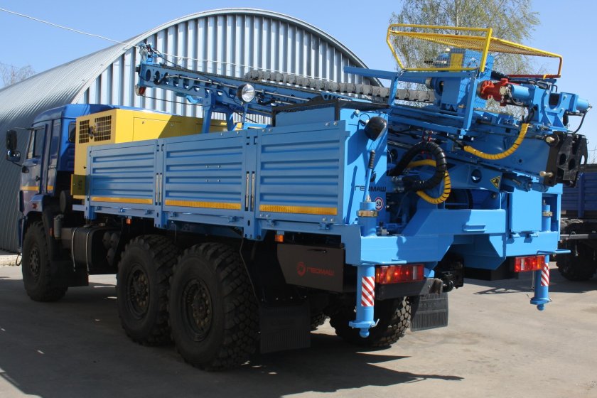 КАМАЗ 43118 буровая