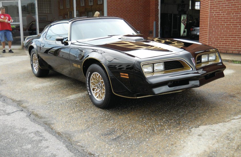 Pontiac Firebird 1977
