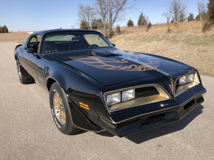 Pontiac Firebird Trans am 1977 салон