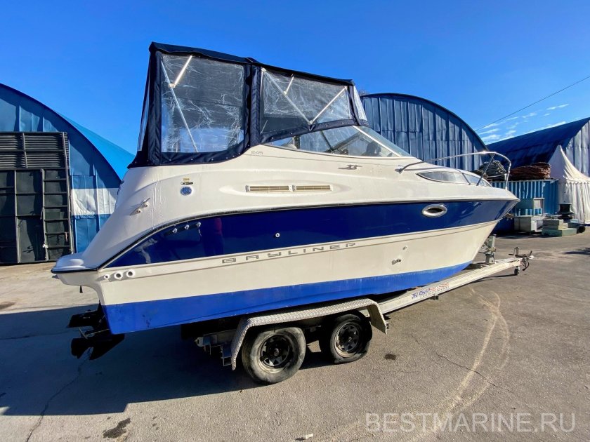 Катер Bayliner 245