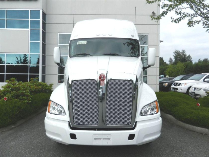 Тягачи Кенворт т 700