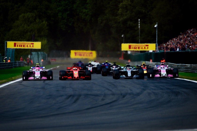 Машина формулы 1 с Граунд эффектом