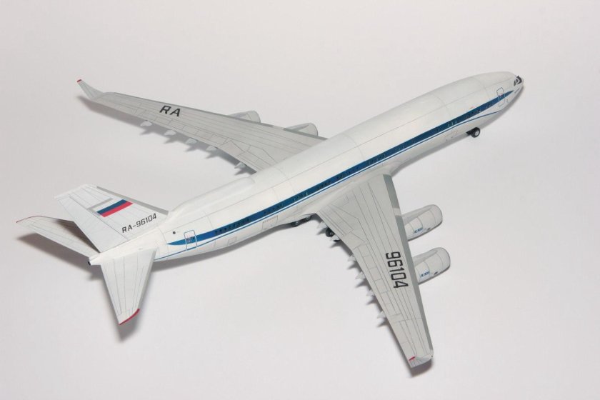 Модель самолета ил 96