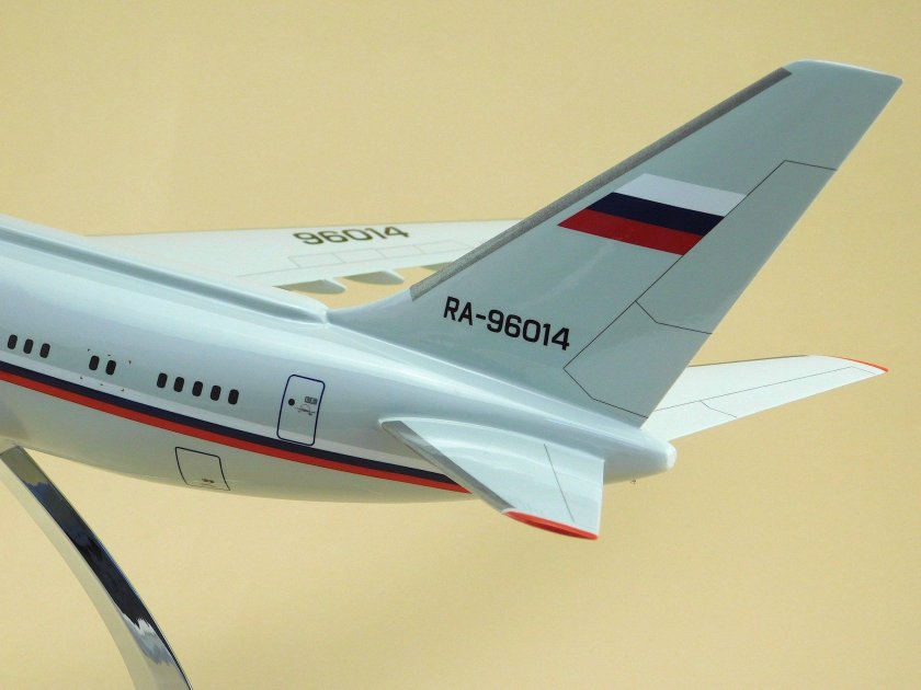 Модель ил 96 300 1:400