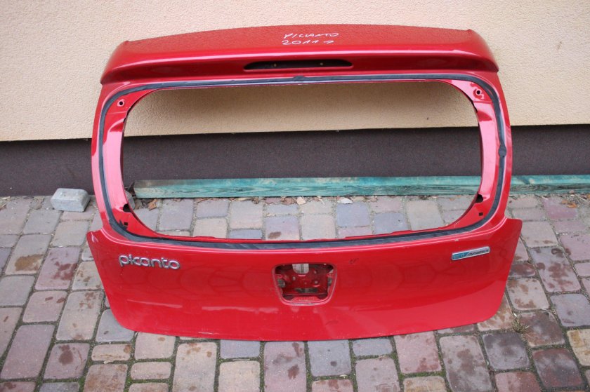 Дверь багажника Киа Пиканто 1
