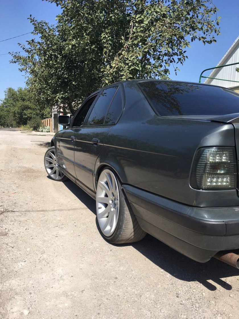 Заниженная BMW e34