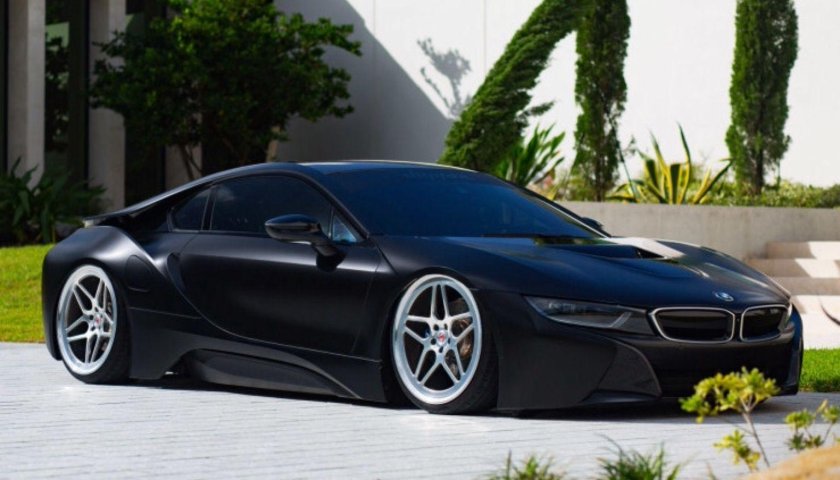 BMW i8 черная