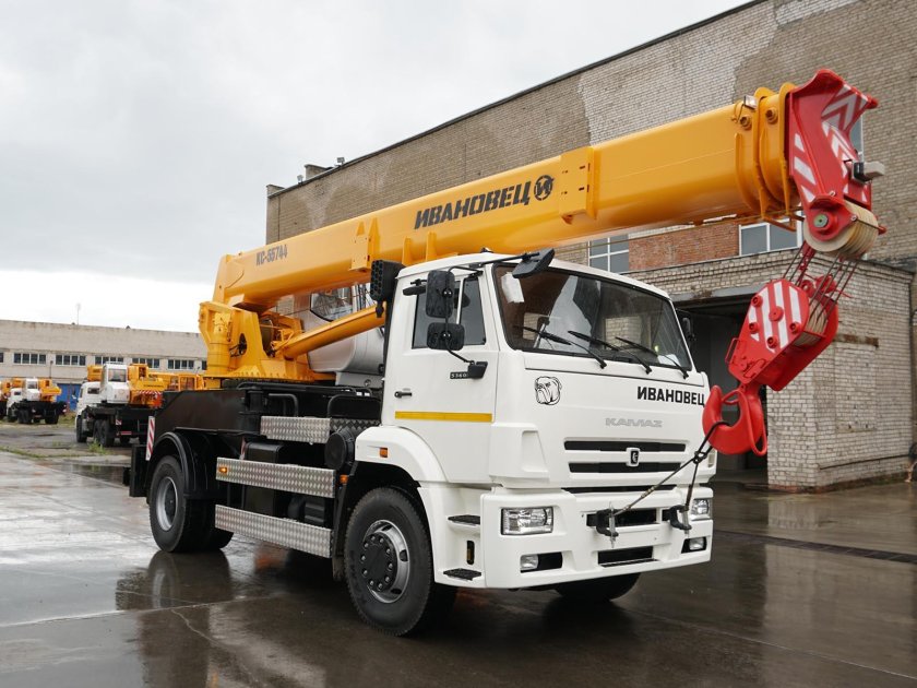 Автокран - КС 55744-25т