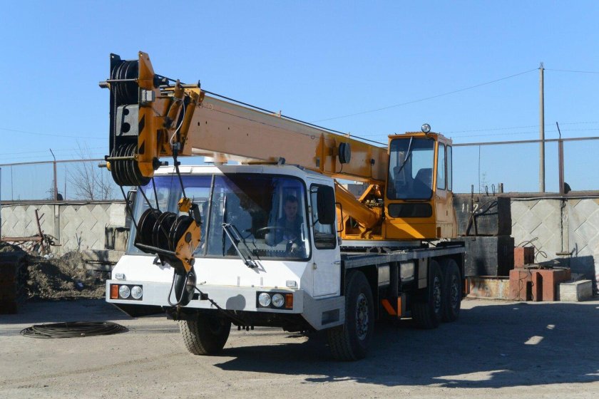 Кран Днепр 25 тонн