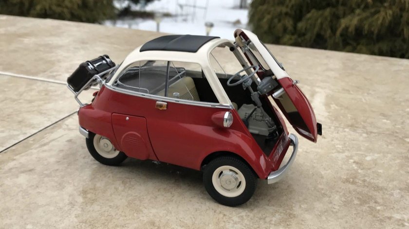 Schuco BMW Isetta 1/18