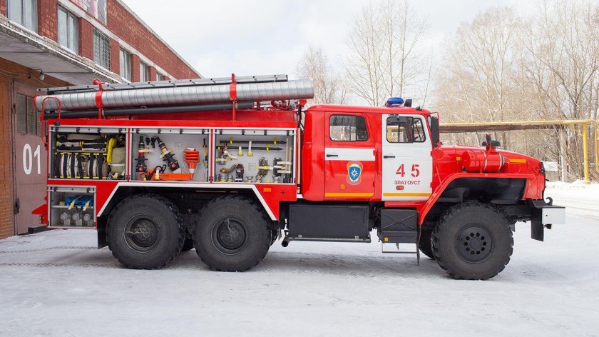 Урал 5557 пожарная автоцистерна