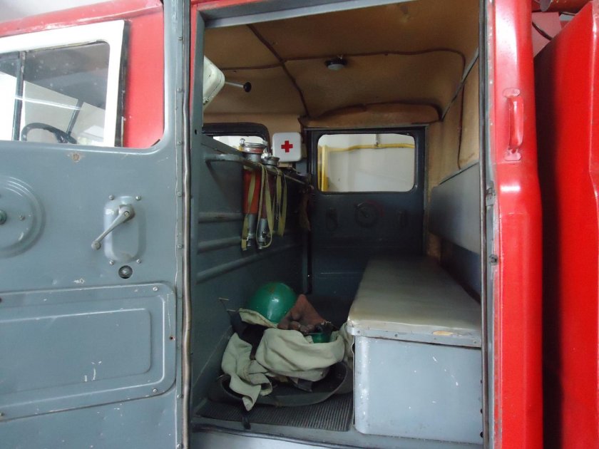 ЗИЛ 131 АЦ 40 салон