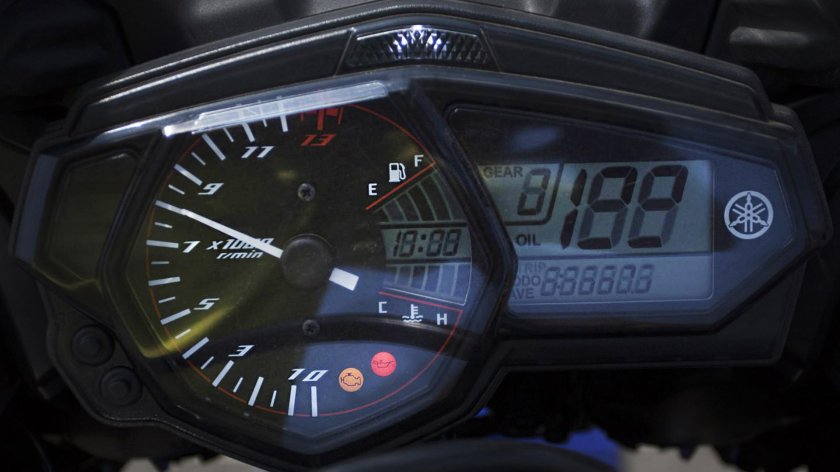Yamaha r3 спидометр