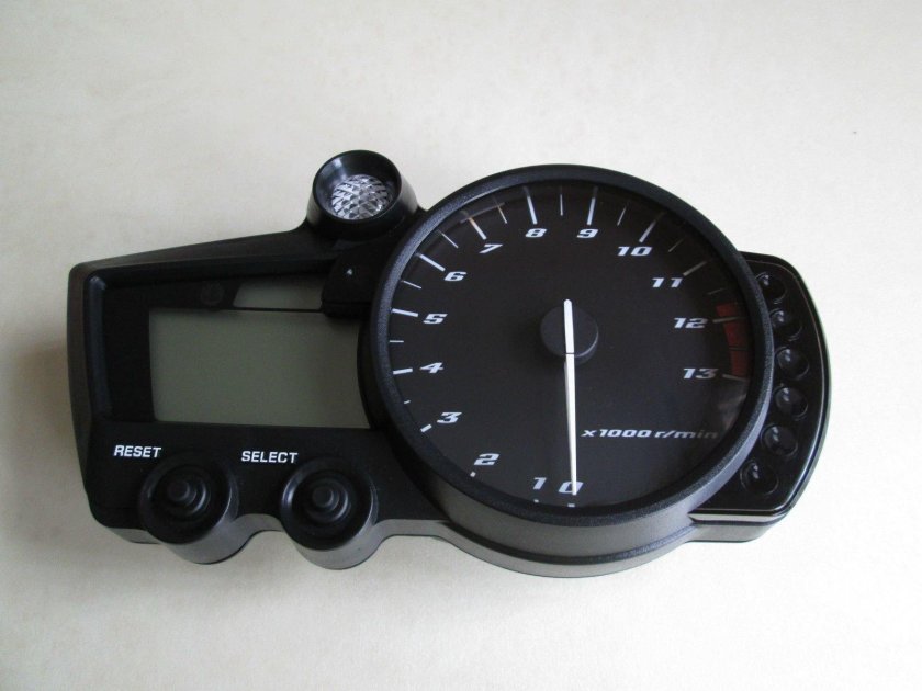 Yamaha YZF-r1 спидометр