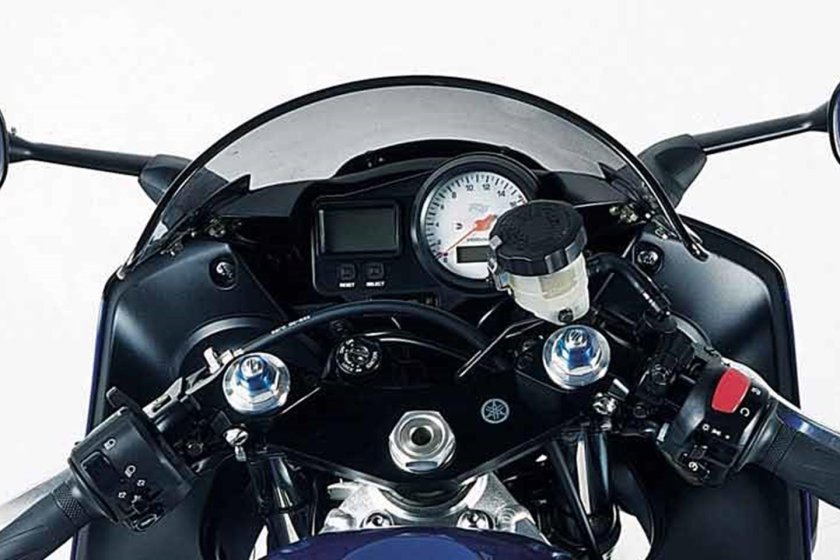 Yamaha YZF-r6 руль