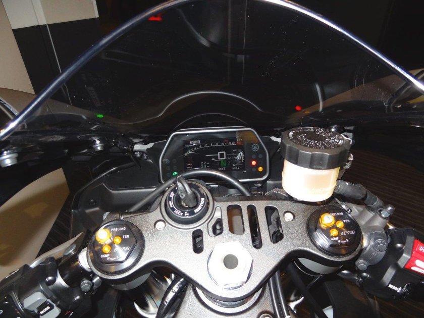 Yamaha r1 2015 приборка