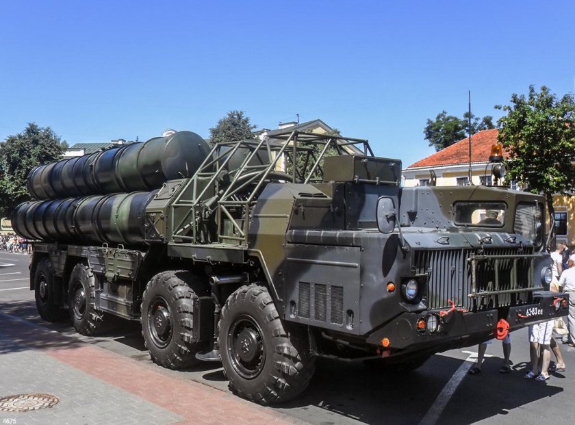 Ракетный тягач МАЗ 543