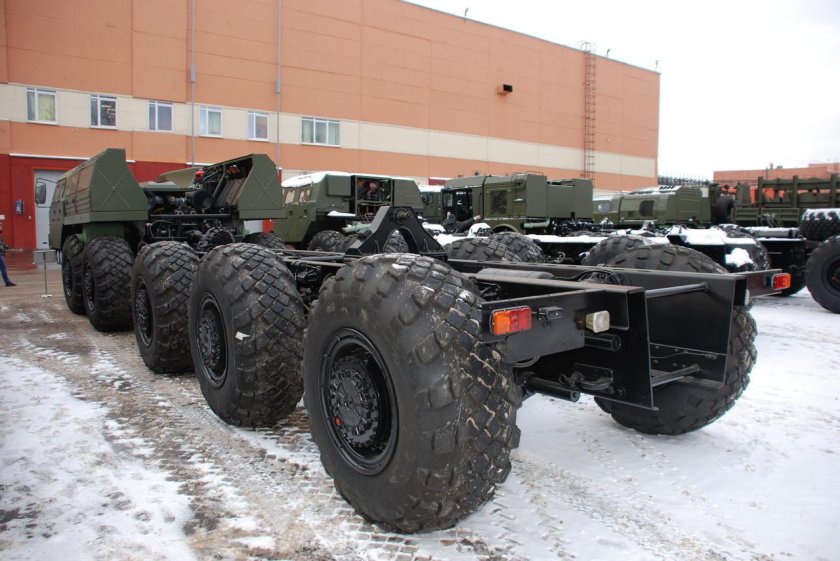 Колесное шасси МАЗ 543