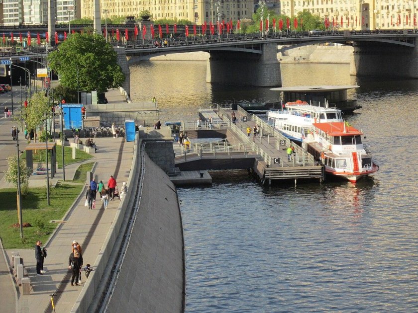 Киевский причал Москва