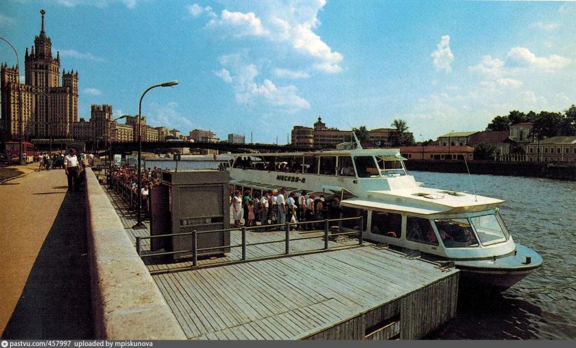 Причал Устьинский мост Москва