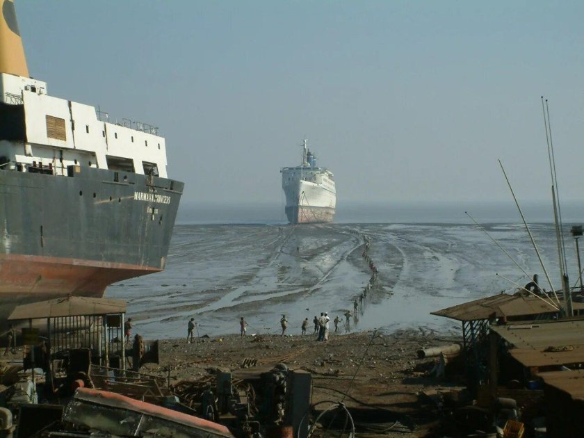 Берег мертвецов Аланг