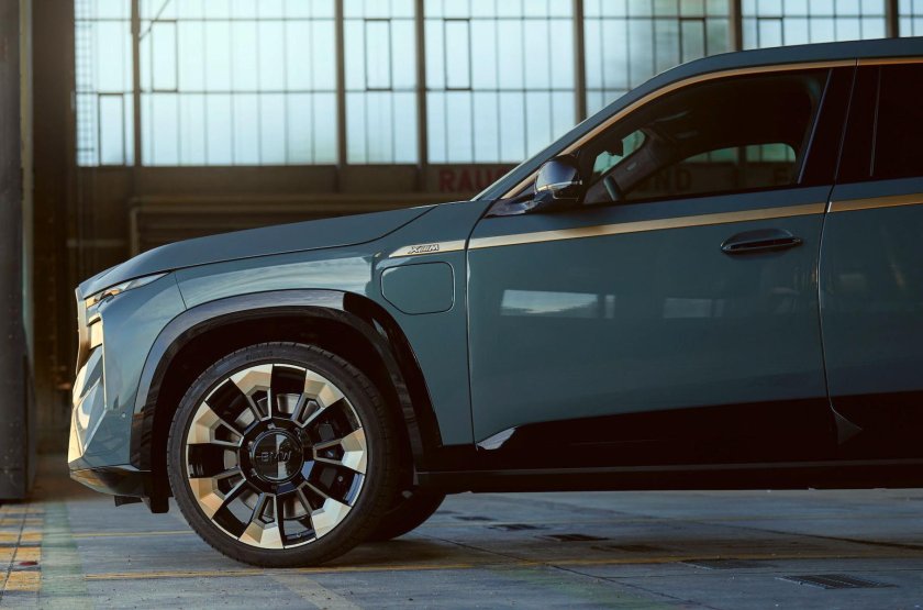 BMW XM Label Red 2023