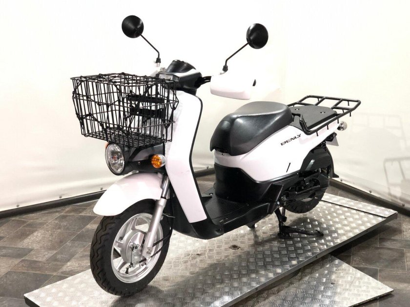 Скутер Honda Benly aa05 двух местный
