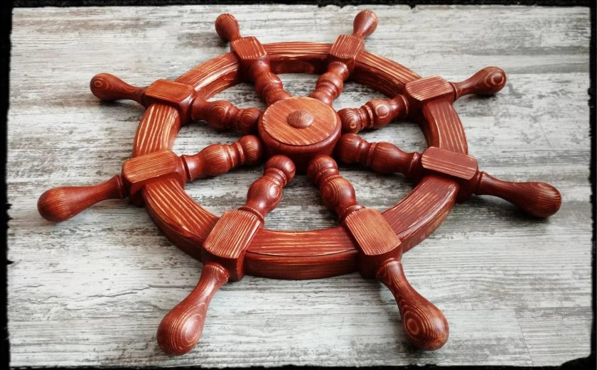 Штурвал деревянный