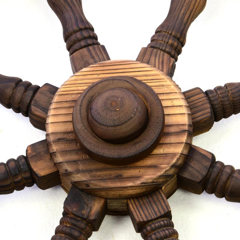 Декоративные штурвалы из дерева