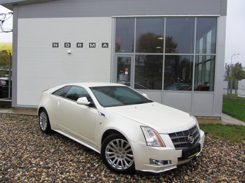 Cadillac CTS Coupe 2011