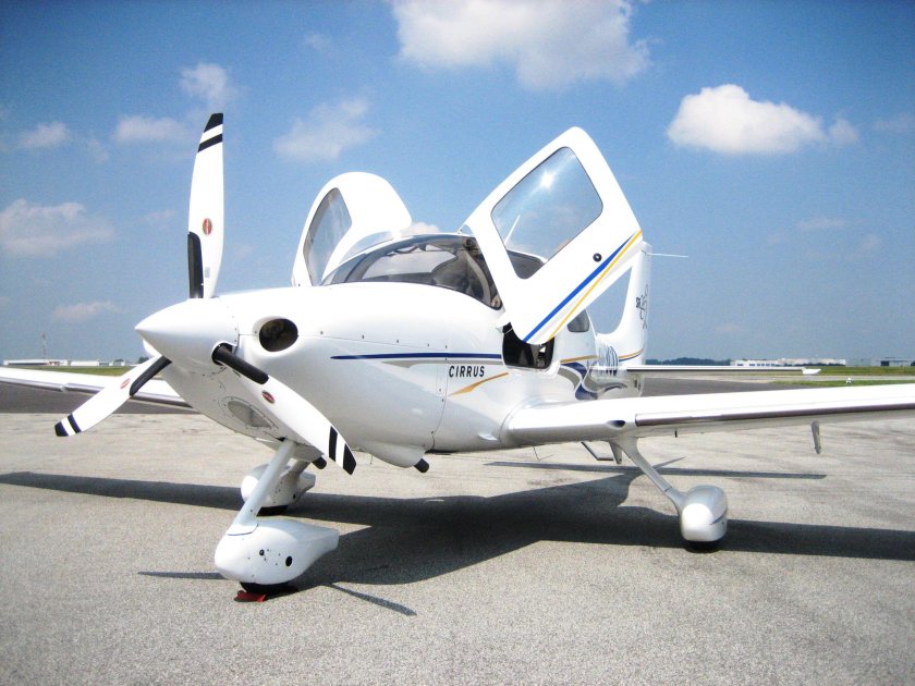 Cirrus sr22