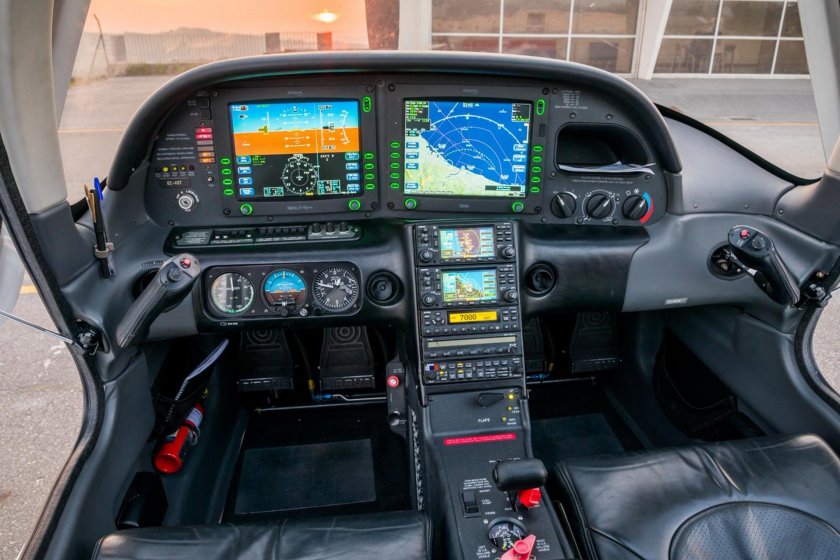 Cirrus sr22 Cockpit